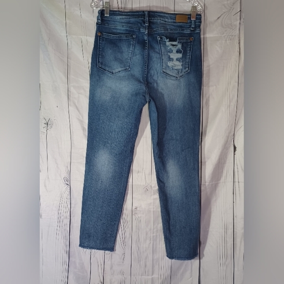 Judy Blue Skinny Raw Hem Relaxed Fit  Blue Women's Jeans - Picture 2 of 11